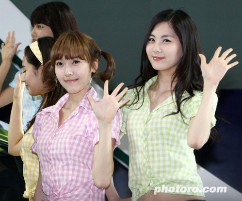 hinh ảnh đẹp của seohyun and jessica! Girlsgeneration-0402-4